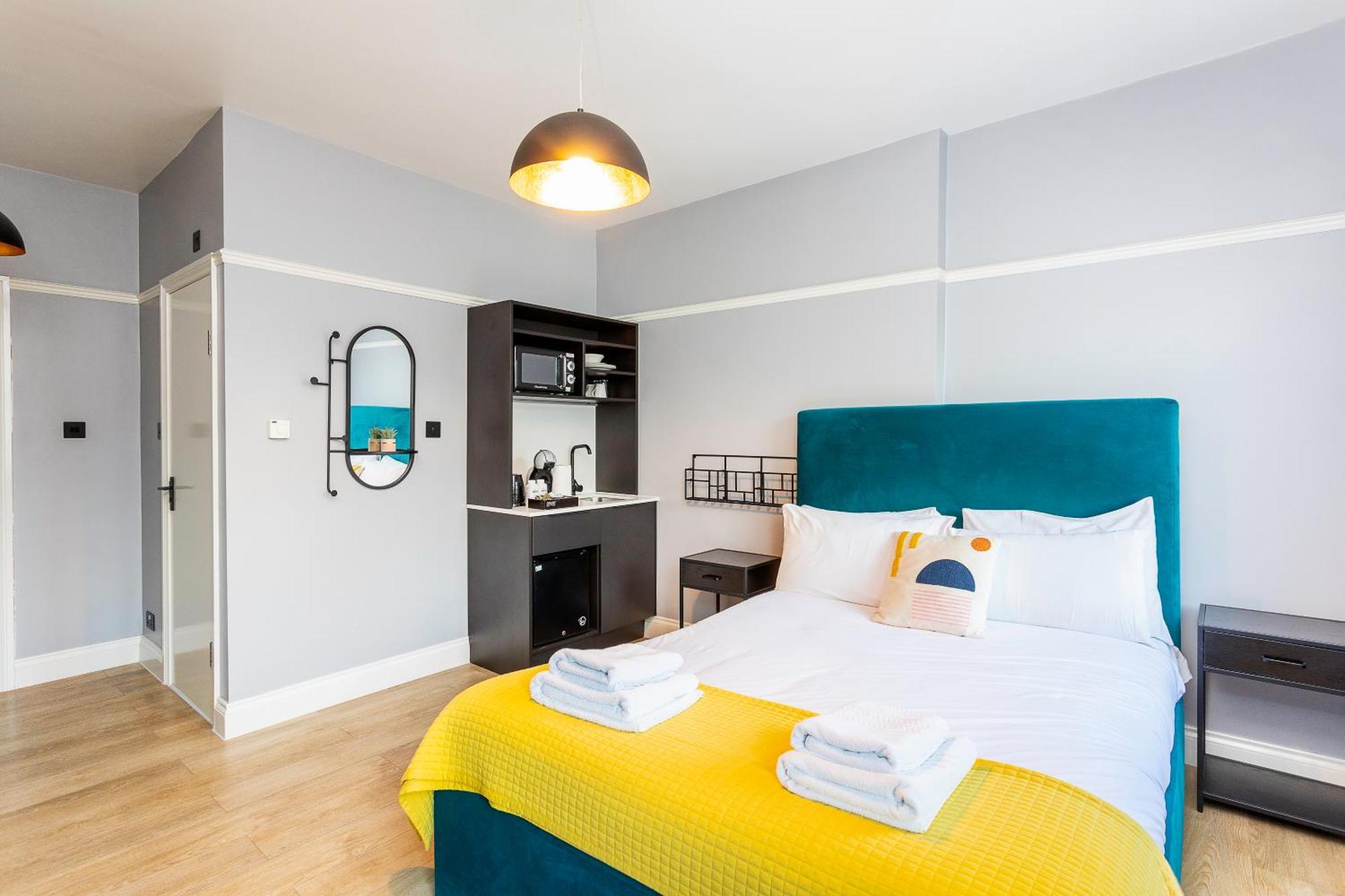 Kensington - Warwick Road Apartment London